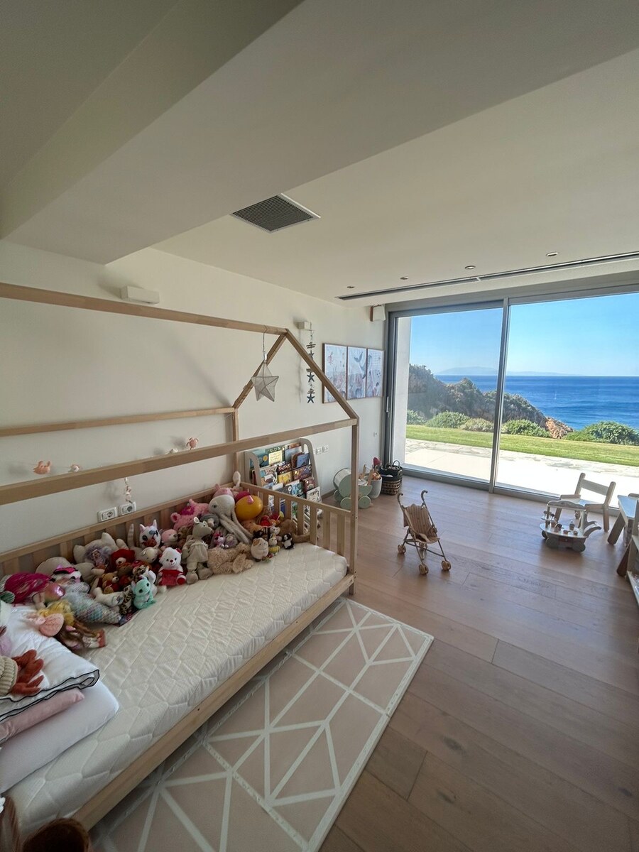 Currently the child’s room — second guest suite, easily converted